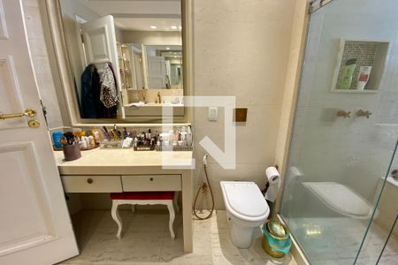 Apartamento à venda com 440m², 6 quartos e 2 vagas Apartamento à venda com 440m², 6 quartos e 2 vagasQuarto 1 - Suite