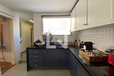 Apartamento à venda com 440m², 6 quartos e 2 vagas Apartamento à venda com 440m², 6 quartos e 2 vagasCozinha