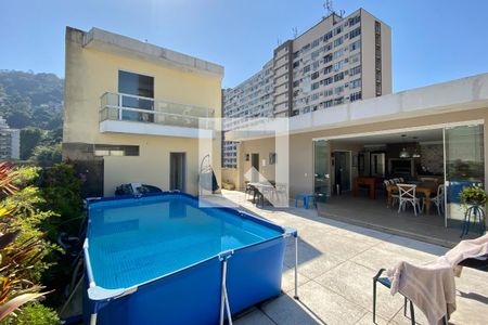 Apartamento à venda com 440m², 6 quartos e 2 vagas Apartamento à venda com 440m², 6 quartos e 2 vagasÁrea externa