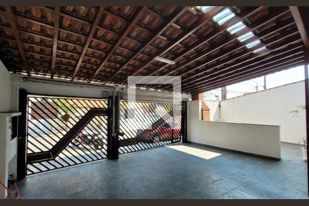 Vista de casa à venda com 3 quartos, 150m² em Vila Scarpelli, Santo André