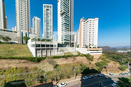 Sala de apartamento à venda com 2 quartos, 68m² em Vila da Serra, Nova Lima