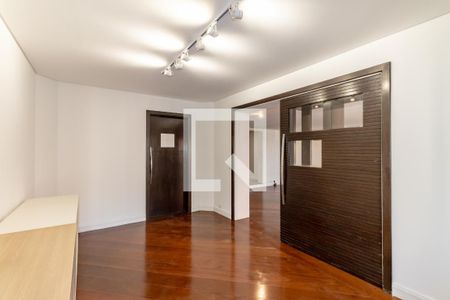 Sala de TV de apartamento para alugar com 4 quartos, 245m² em Itaim Bibi, São Paulo