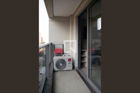 Studio para alugar com 25m², 0 quarto e sem vaga Studio para alugar com 25m², 0 quarto e sem vagaVaranda