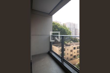 Studio para alugar com 25m², 0 quarto e sem vaga Studio para alugar com 25m², 0 quarto e sem vagaVaranda