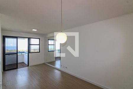 Sala de apartamento para alugar com 3 quartos, 76m² em Barra da Tijuca, Rio de Janeiro