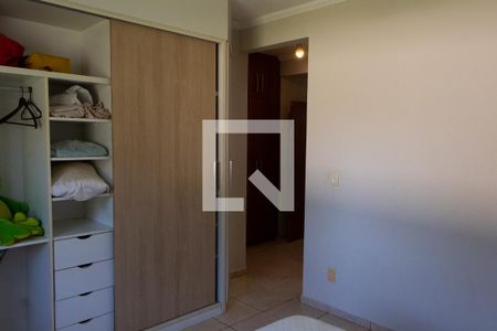 SUÍTE de casa de condomínio à venda com 3 quartos, 247m² em Parque Xangrilá, Campinas