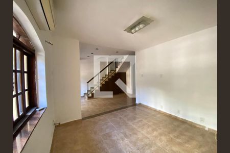 Sala de casa à venda com 4 quartos, 200m² em Rocha, Rio de Janeiro