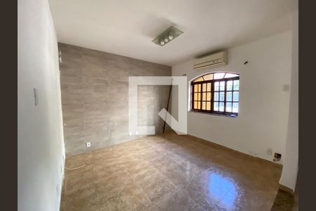 Sala de casa à venda com 4 quartos, 200m² em Rocha, Rio de Janeiro