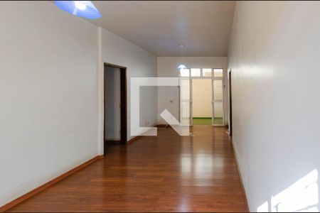 Sala de casa à venda com 3 quartos, 309m² em Carlos Prates, Belo Horizonte