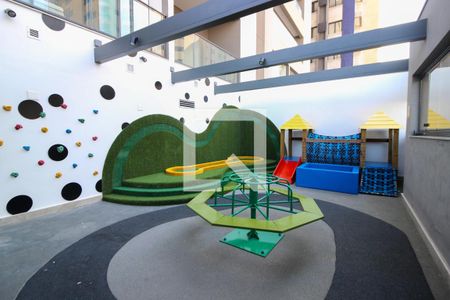 Apartamento à venda com 174m², 3 quartos e 2 vagas Apartamento à venda com 174m², 3 quartos e 2 vagasÁrea comum - Playground