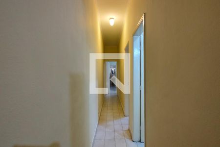 Corredor de casa para alugar com 3 quartos, 127m² em Vila Tupi, Praia Grande