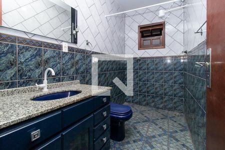 Banheiro 3 de casa para alugar com 4 quartos, 170m² em Alto Boqueirão, Curitiba