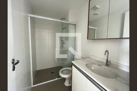 Banheiro de kitnet/studio para alugar com 1 quarto, 27m² em Mirandópolis, São Paulo