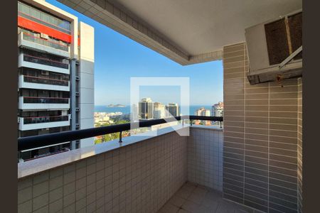 Varanda de apartamento para alugar com 2 quartos, 67m² em Barra da Tijuca, Rio de Janeiro