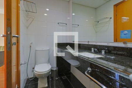 Banheiro de apartamento para alugar com 1 quarto, 39m² em Lourdes, Belo Horizonte