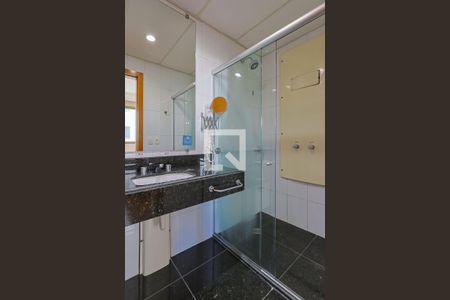 Banheiro de apartamento para alugar com 1 quarto, 39m² em Lourdes, Belo Horizonte