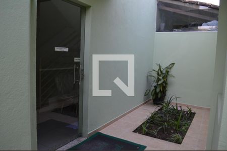 Entrada de apartamento à venda com 2 quartos, 105m² em Tropical, Contagem