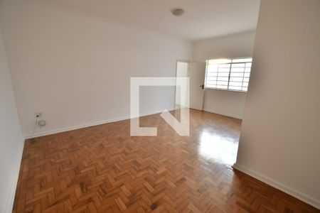 Sala 1 de casa para alugar com 3 quartos, 102m² em Taquaral, Campinas