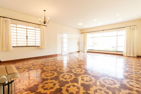 Sala de casa à venda com 3 quartos, 240m² em Vila Monumento, São Paulo