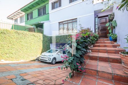 Casa à venda com 139m², 3 quartos e 4 vagas Casa à venda com 139m², 3 quartos e 4 vagasEntrada