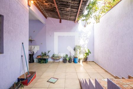 Casa à venda com 139m², 3 quartos e 4 vagas Casa à venda com 139m², 3 quartos e 4 vagasQuintal