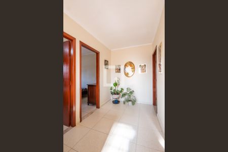 Casa à venda com 139m², 3 quartos e 4 vagas Casa à venda com 139m², 3 quartos e 4 vagasHall dos Quartos