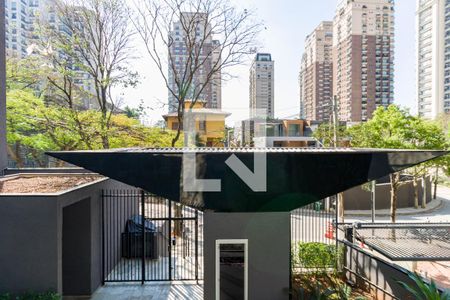 Varanda vista de apartamento à venda com 1 quarto, 28m² em Cidade Jardim, São Paulo