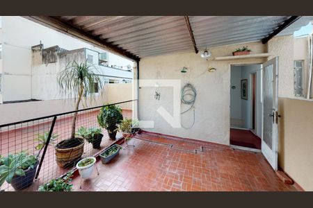 Casa à venda com 240m², 5 quartos e 1 vaga