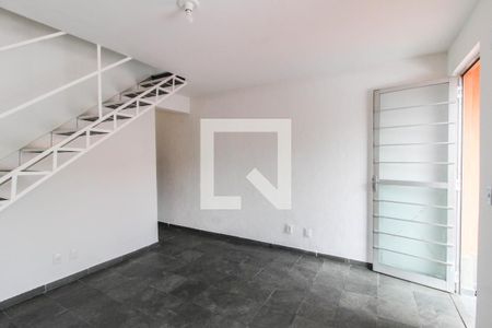 Sala de casa para alugar com 2 quartos, 99m² em Rocha Sobrinho, Mesquita