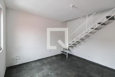 Sala de casa para alugar com 2 quartos, 99m² em Rocha Sobrinho, Mesquita