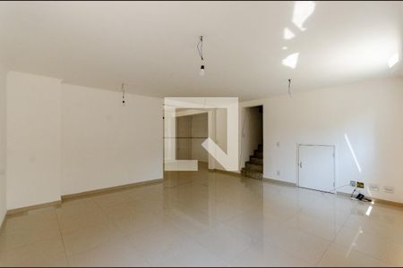 Sala de casa de condomínio à venda com 3 quartos, 132m² em Vila Pereira Barreto, São Paulo