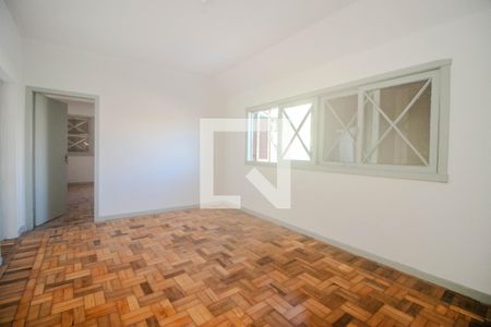 Sala - Piso Superior de casa para alugar com 5 quartos, 200m² em Navegantes, Porto Alegre