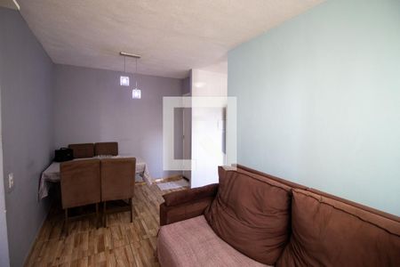 Sala de apartamento para alugar com 2 quartos, 42m² em Jardim das Oliveiras, Itaquaquecetuba