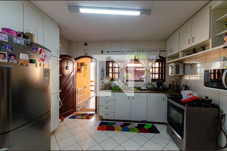 Casa à venda com 450m², 4 quartos e 2 vagas Casa à venda com 450m², 4 quartos e 2 vagasCozinha