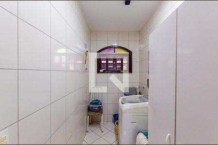 Casa à venda com 450m², 4 quartos e 2 vagas Casa à venda com 450m², 4 quartos e 2 vagasÁrea de Serviço