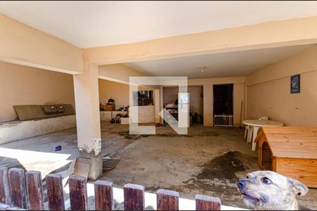 Casa à venda com 450m², 4 quartos e 2 vagas Casa à venda com 450m², 4 quartos e 2 vagascasa 2