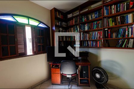 Casa à venda com 450m², 4 quartos e 2 vagas Casa à venda com 450m², 4 quartos e 2 vagasSuite 3