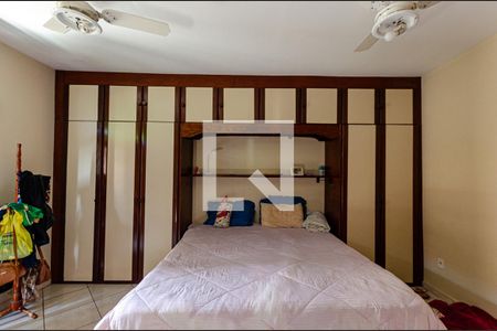 Casa à venda com 450m², 4 quartos e 2 vagas Casa à venda com 450m², 4 quartos e 2 vagasSuite Master