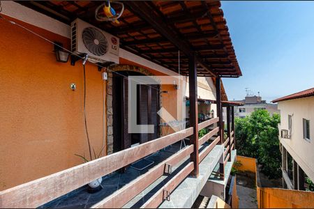 Casa à venda com 450m², 4 quartos e 2 vagas Casa à venda com 450m², 4 quartos e 2 vagasvaranda