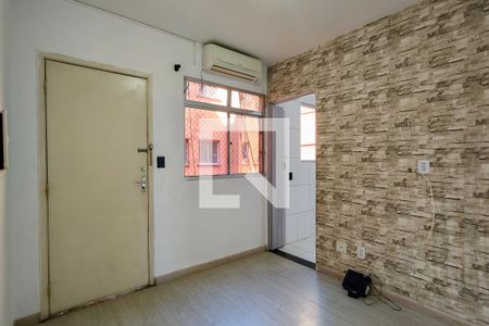 Sala de apartamento para alugar com 2 quartos, 50m² em Quietude, Praia Grande