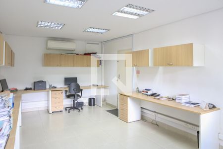 Casa à venda com 520m², 6 quartos e 16 vagas Casa à venda com 520m², 6 quartos e 16 vagasEscritório 3