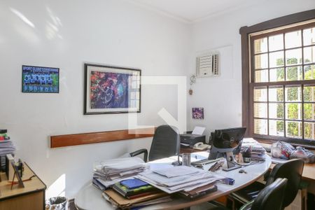 Casa à venda com 520m², 6 quartos e 16 vagas Casa à venda com 520m², 6 quartos e 16 vagasEscritório 1