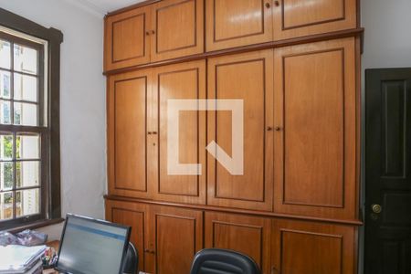 Casa à venda com 520m², 6 quartos e 16 vagas Casa à venda com 520m², 6 quartos e 16 vagasEscritório 1