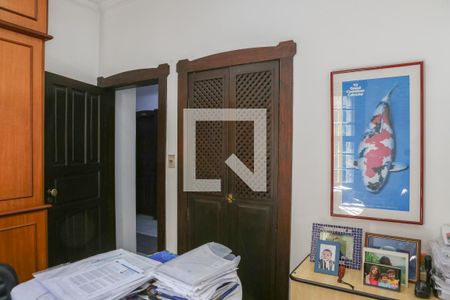 Casa à venda com 520m², 6 quartos e 16 vagas Casa à venda com 520m², 6 quartos e 16 vagasEscritório 1