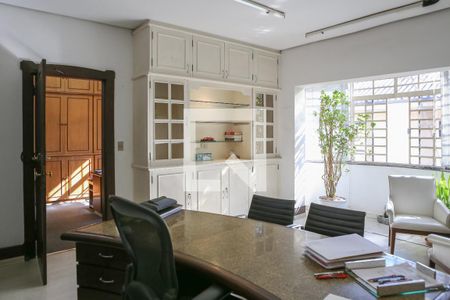 Casa à venda com 520m², 6 quartos e 16 vagas Casa à venda com 520m², 6 quartos e 16 vagasEscritório/Quarto 4