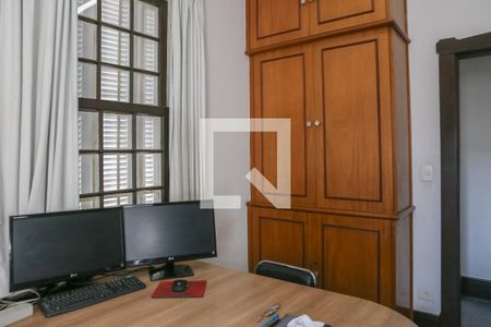 Casa à venda com 520m², 6 quartos e 16 vagas Casa à venda com 520m², 6 quartos e 16 vagasEscritório/Quarto 2