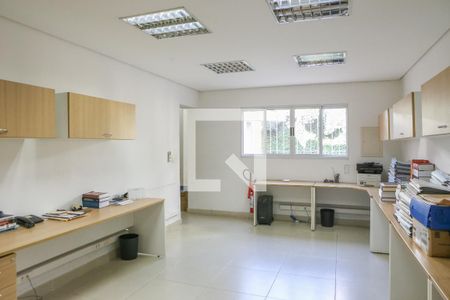 Casa à venda com 520m², 6 quartos e 16 vagas Casa à venda com 520m², 6 quartos e 16 vagasEscritório 3