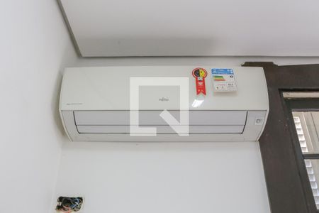 Casa à venda com 520m², 6 quartos e 16 vagas Casa à venda com 520m², 6 quartos e 16 vagasEscritório 2