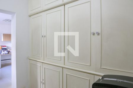 Casa à venda com 520m², 6 quartos e 16 vagas Casa à venda com 520m², 6 quartos e 16 vagasEscritório 3