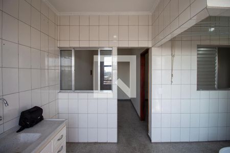 Cozinha de apartamento para alugar com 1 quarto, 40m² em Jardim Miragaia, São Paulo